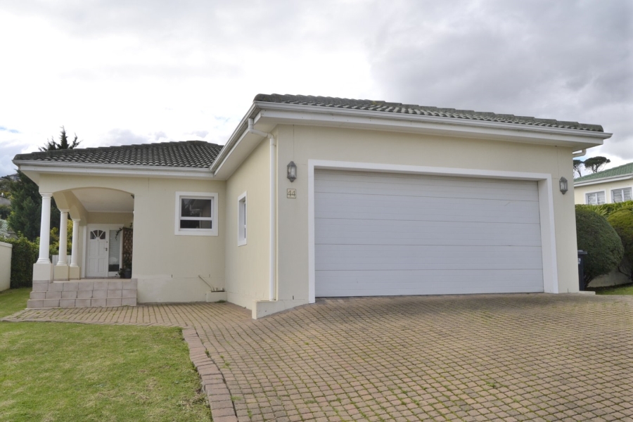 To Let 3 Bedroom Property for Rent in Somerset Heights Western Cape